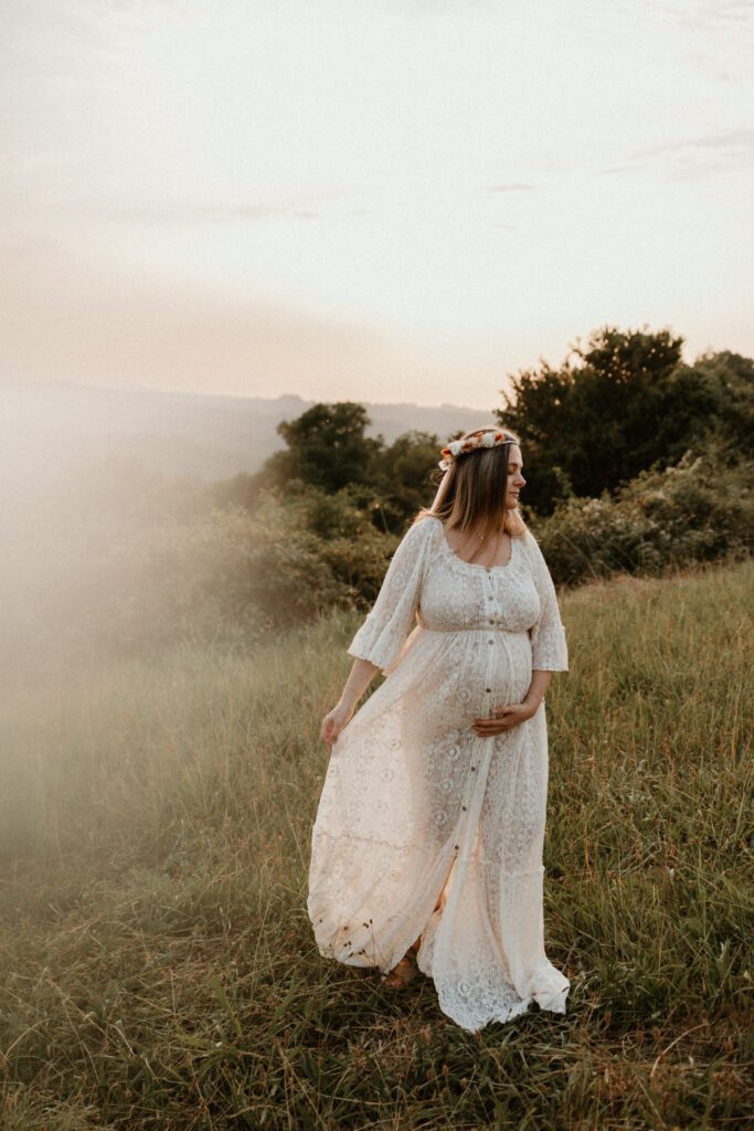 portrait d'une future maman par Marine Delforge photographe pau et béarn