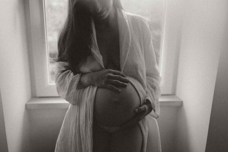 Séance photo grossesse à domicile à Pau